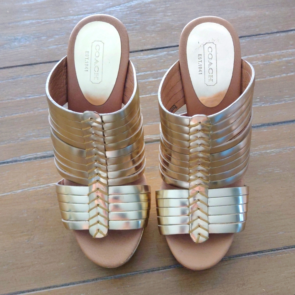 Coach platform. Size 6